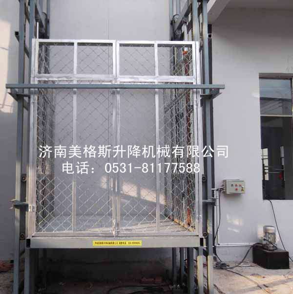 貴陽雨嬌紙業(yè)導(dǎo)軌式升降機(jī)