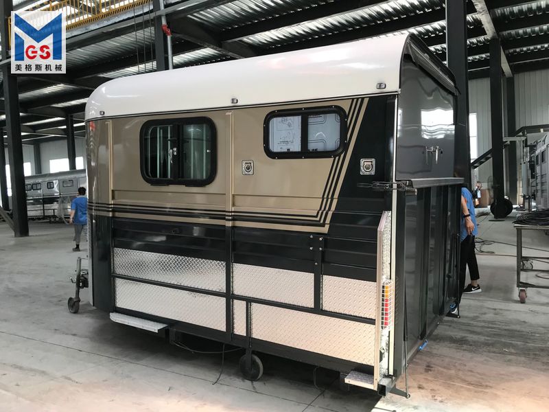 兩馬角裝標準款運馬車